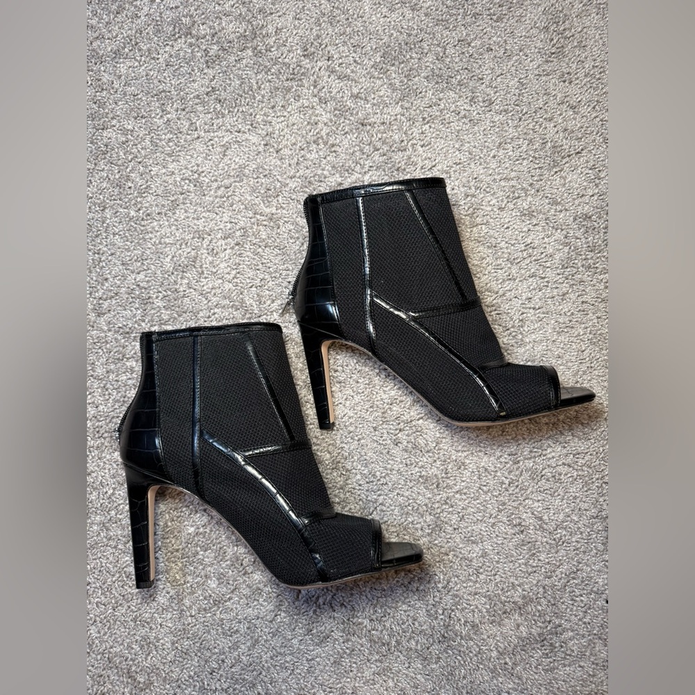 NIB Jessica Simpson JP Colsen Fishnet Mesh Overlay PeepToe Booties, Black, Sz 11